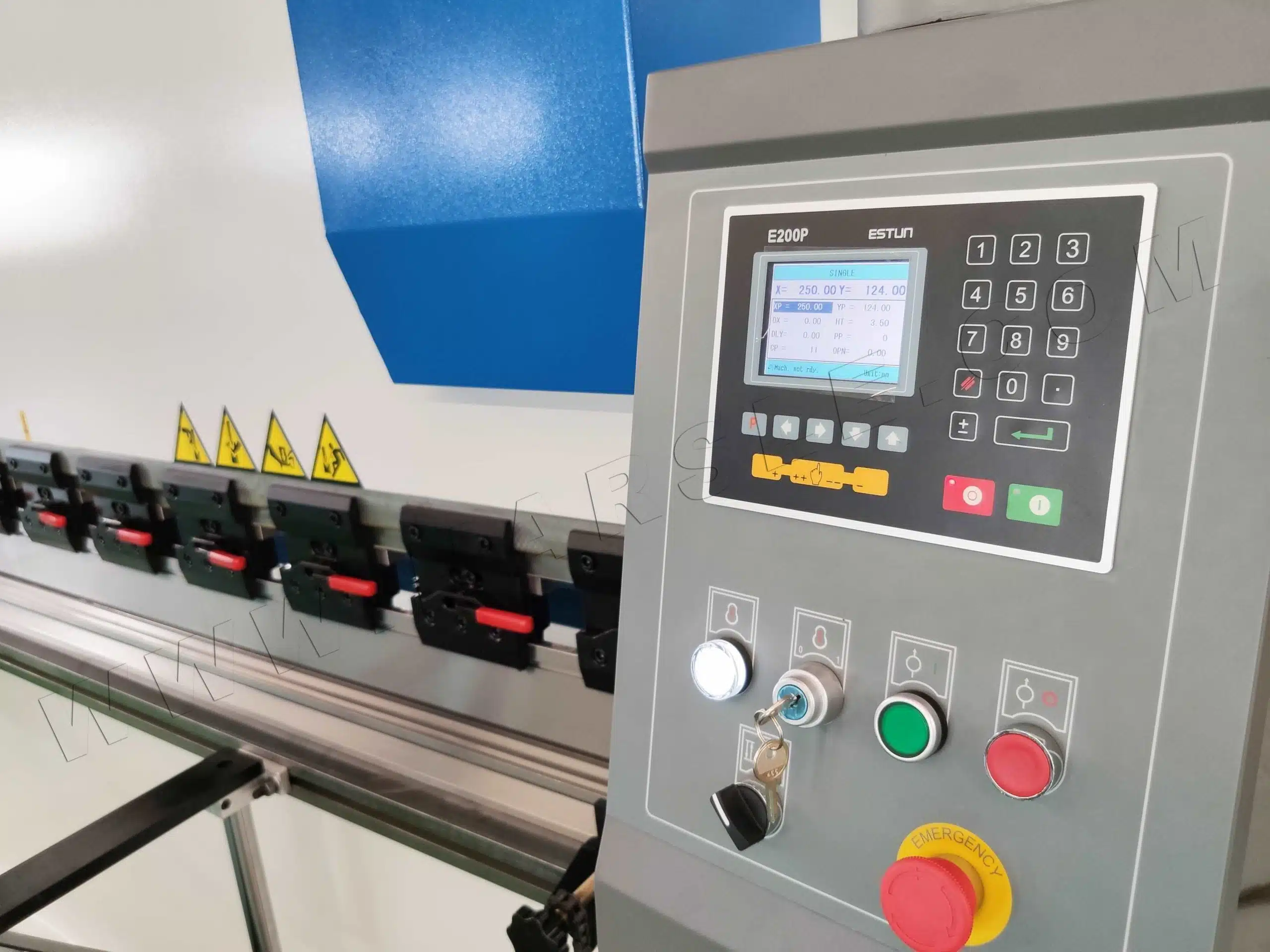 Several Guides When You Using Press Brake Machine 2 sheet metal bending