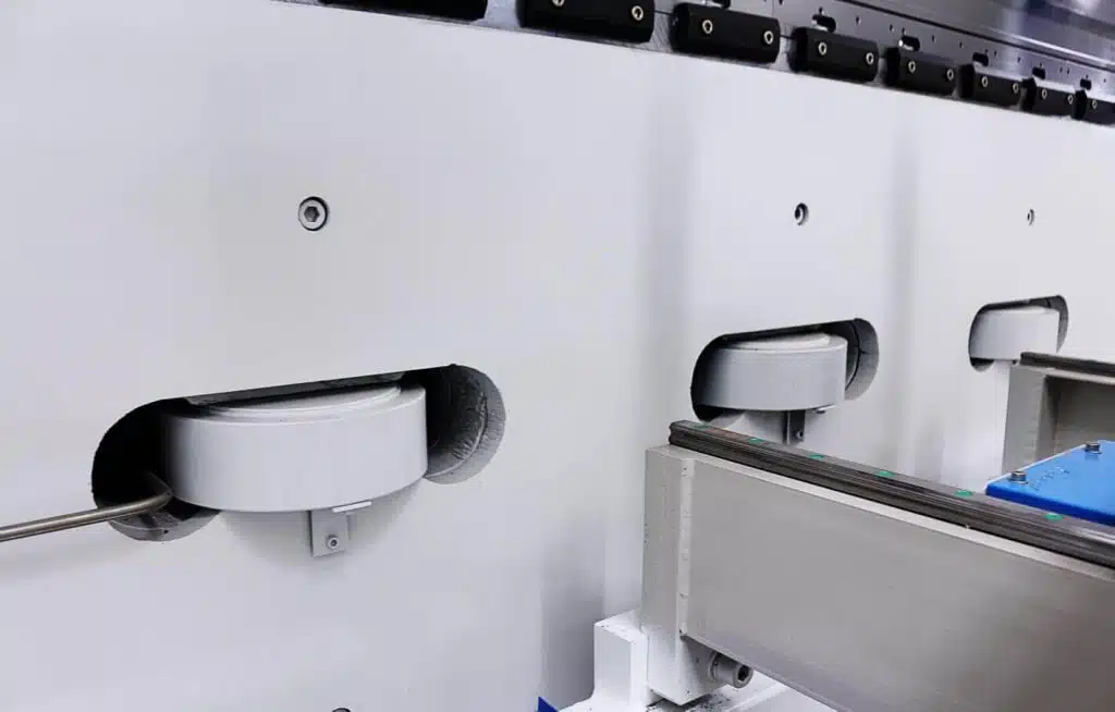 Ultimate Revelation of Press Brake Machine Crowning Device 5 Hydraulic Crowning System