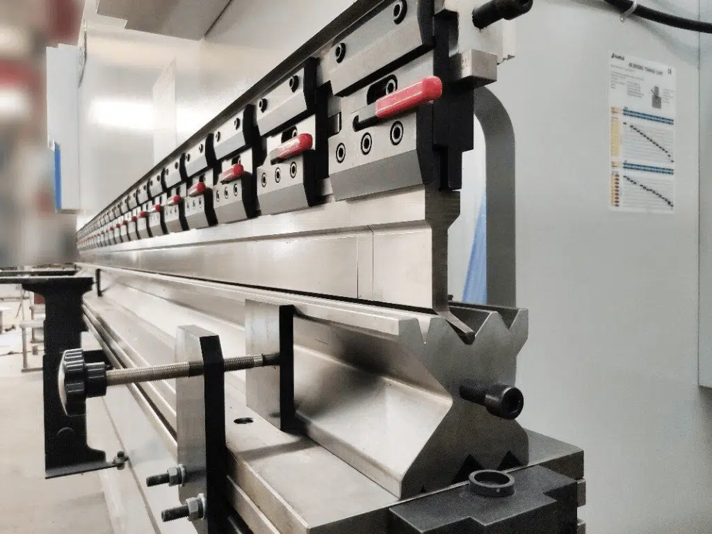 7 Knowledge Points You Should Know About CNC Press Brakes 8 Herramientas de freno de prensa CNC