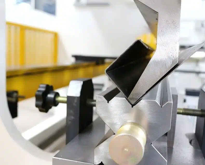 How to Choose The Hydraulic Press Brake 7 Bending Process