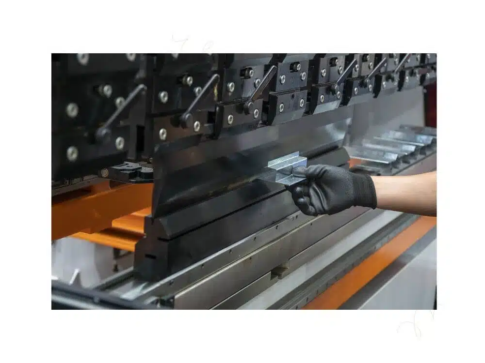 Discovering 4 Useful Materials Used For Press Brake Dies 3 presiona el freno
