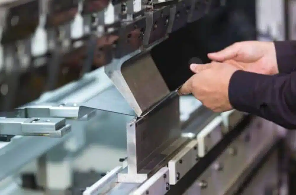 5 Effective Tips for Press Brake Mold Debugging and Installing 4 Precauciones para la depuración del molde de la máquina dobladora