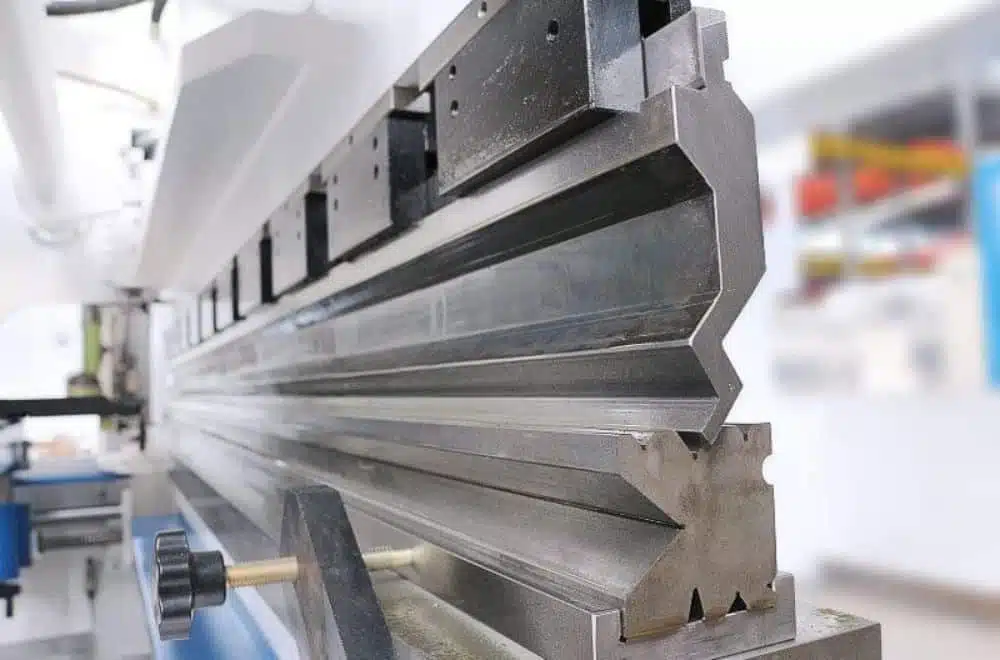 5 Effective Tips for Press Brake Mold Debugging and Installing 5 Ajustes apropiados del molde de la prensa plegadora